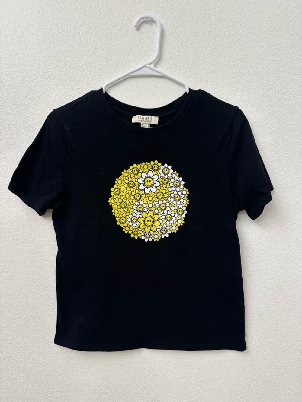 Forever 21 Kids Black Tee with Yellow & White Daisy Circle